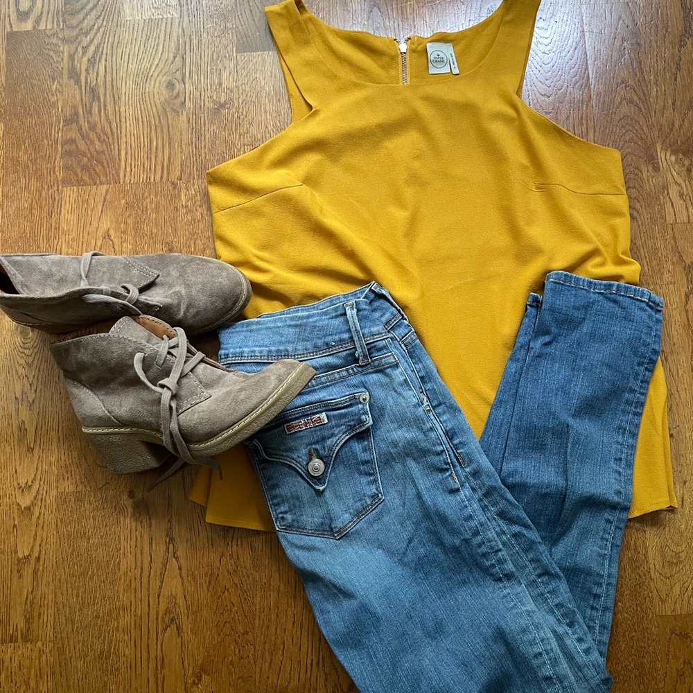 Yellow crepe blouse size M